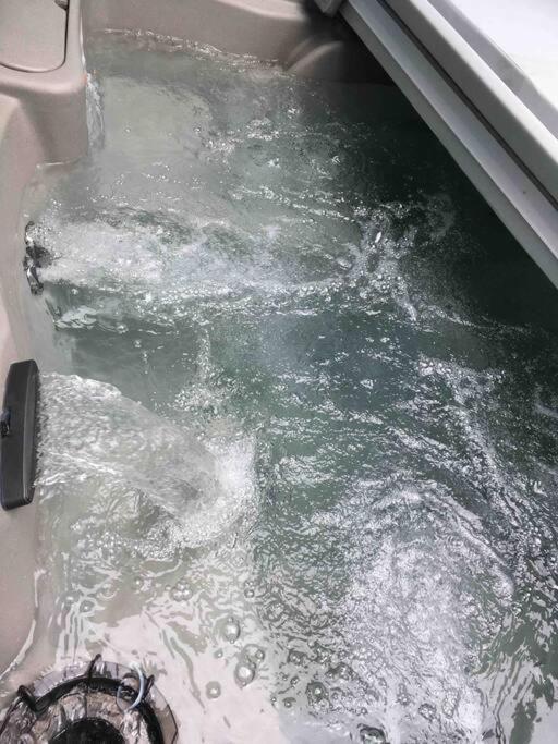 Caddy Corner Has A Hot Tub Just Outside Of Town Villa French Lick Exterior photo