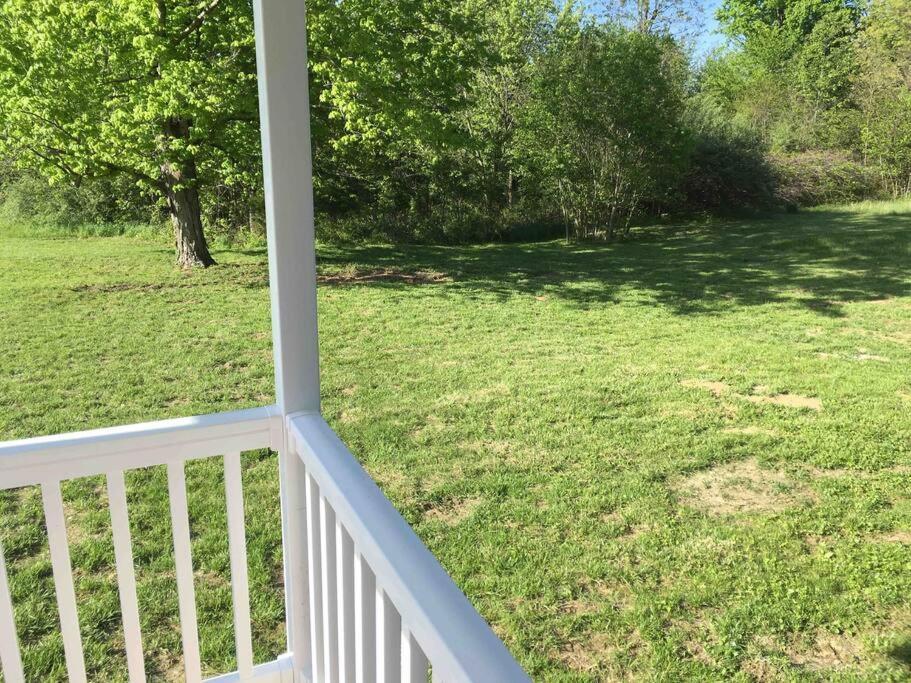 Caddy Corner Has A Hot Tub Just Outside Of Town Villa French Lick Exterior photo